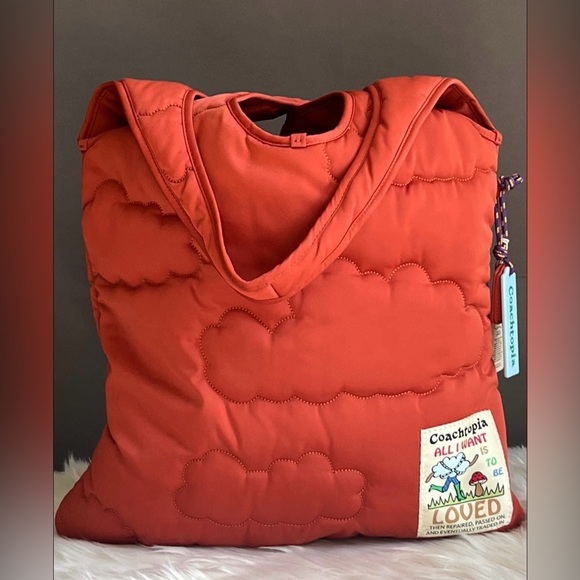 CO668 - Coachtopia Loop Quilted Cloud Tote - Picture 13 of 15